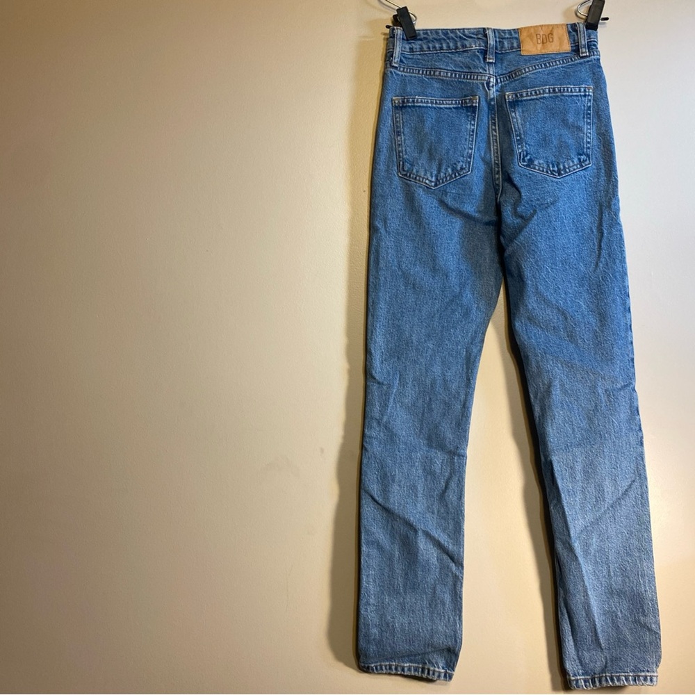 Urban Outfitters Laine Slim Straight Med Wash High Rise Jeans‎ 24/32